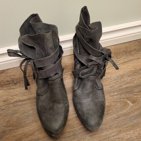 Free People Seven Wonders Leather Ankle Booties Graphite Distressed Grey 10.5 - Picture 2 of 8